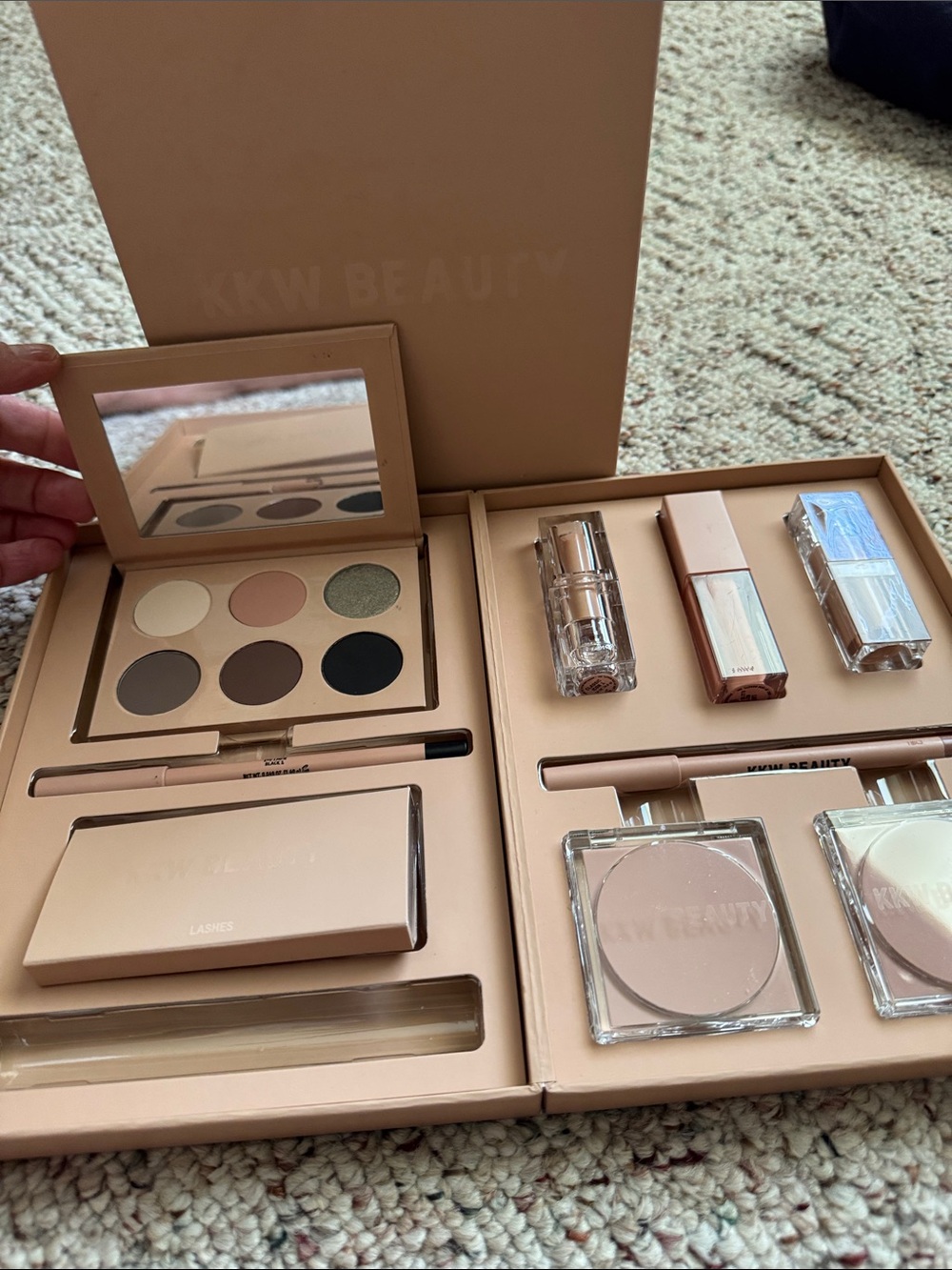 KKW Beauty Smokey Volume 1 Eyeshadow & Face Set in Nude, Brown, Black, Green - Picture 1 of 8